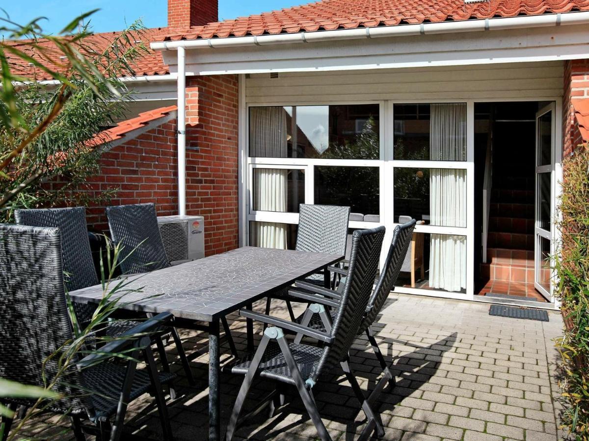 Amazing Home In Blavand With Wifi Habitación foto